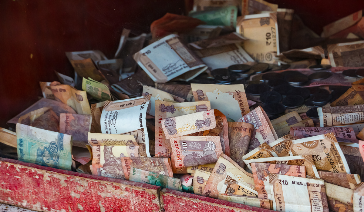 India Dumps Treasuries as Rupee Defense Drives Reserve Shift