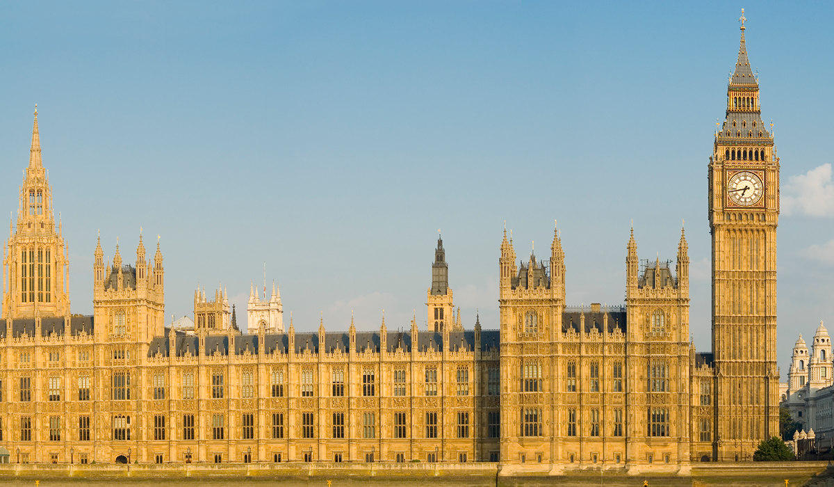 UK Lawmakers Demand Tougher Oversight of AI in Finance