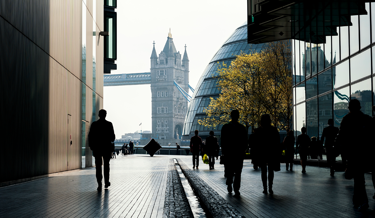 UK CFOs Embrace AI Despite Lingering Global Risks