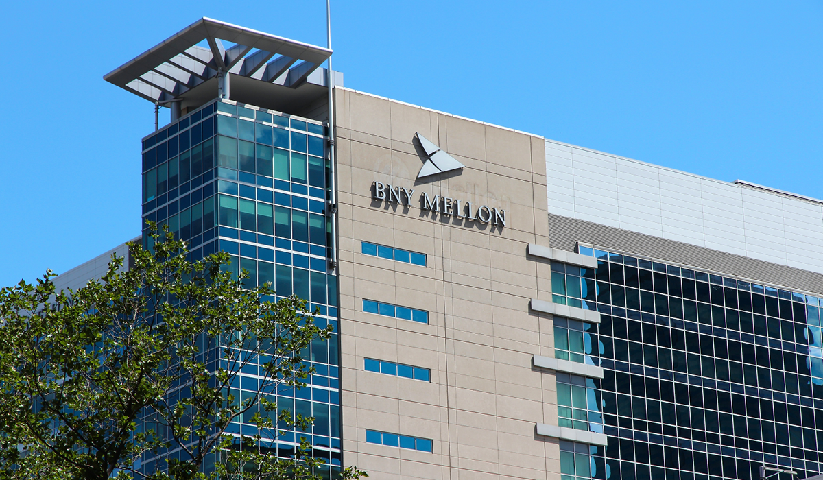 Wyden Presses BNY Over Epstein Linked Transfers