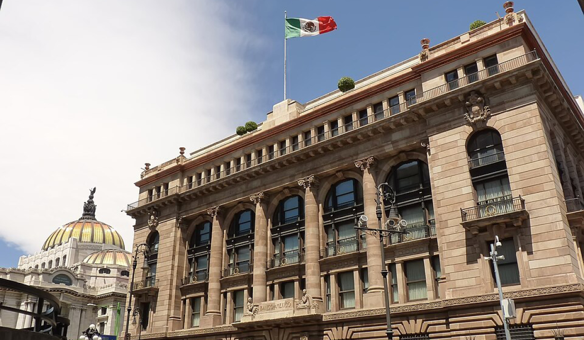 Mexico Central Bank Tightens Cyber Rules for Commercial Banks